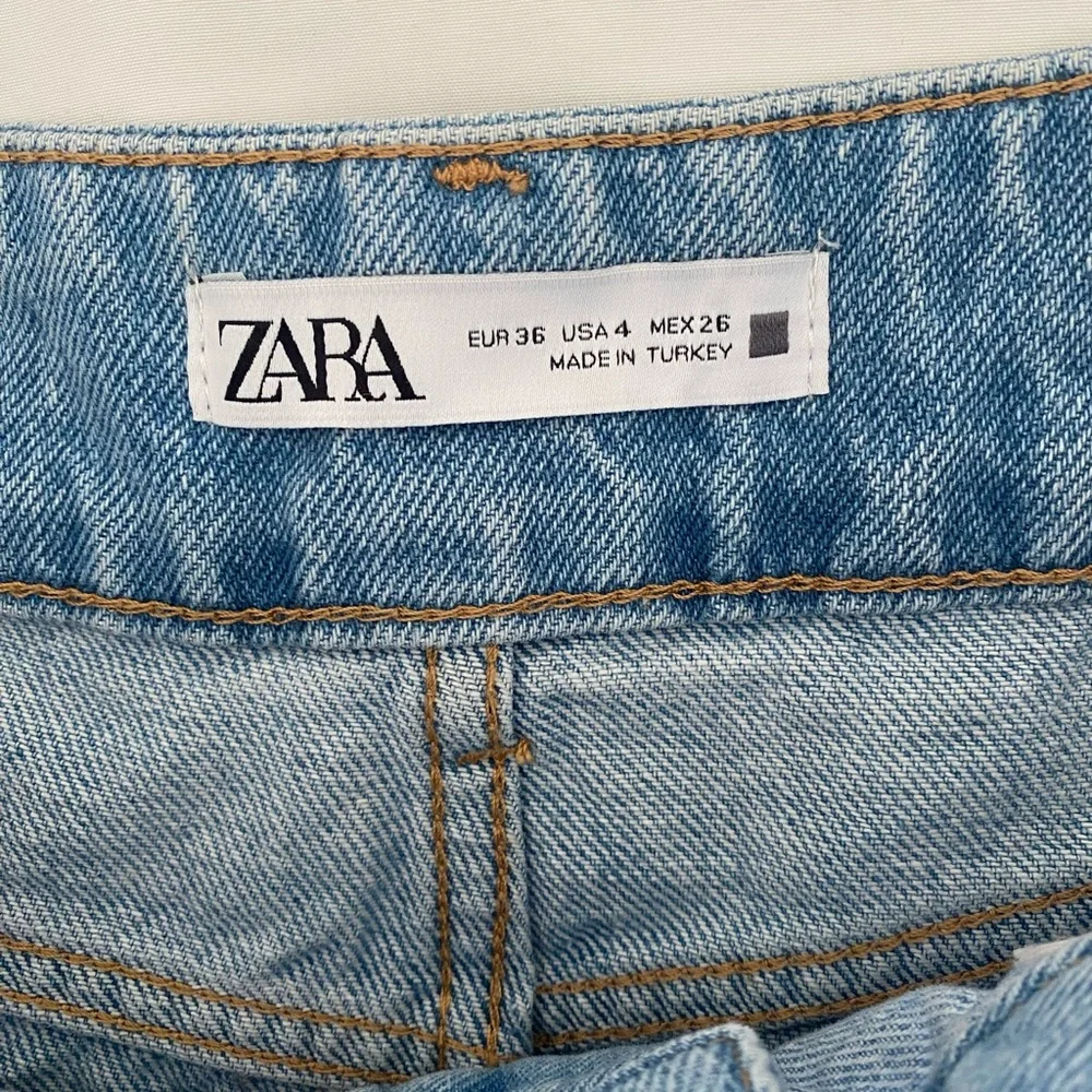 Zara Denim High-Waisted Women Shorts. Size 4. NEVER WORN. - Picture 4 of 4